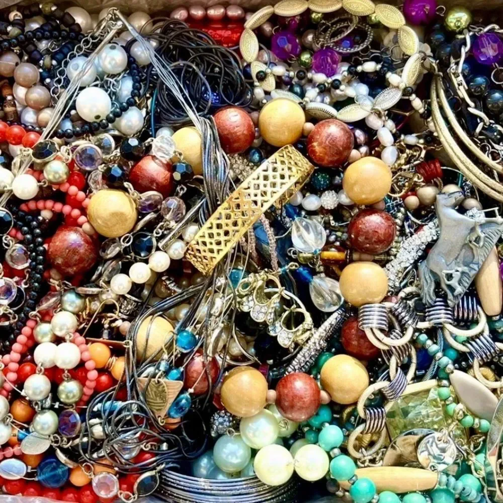 1 Lb Pound Unsearched Huge Lot Vtg 2 Now Jewelry WEARABLE Art Craft Treasure Fun - Picture 5 of 16